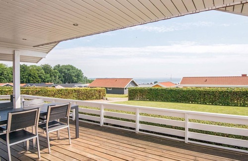 Grønninghoved Strand House | 8 person holiday home in Sjølund-By Traum