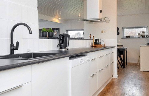 Skødshoved Strand House | 8 person holiday home in Knebel-By Traum