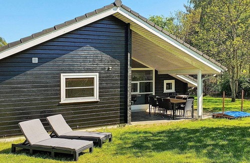 Hoeve Strand House | 8 person holiday home in Asnæs