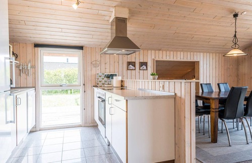 Skaven Strand House | 8 person holiday home in Tarm