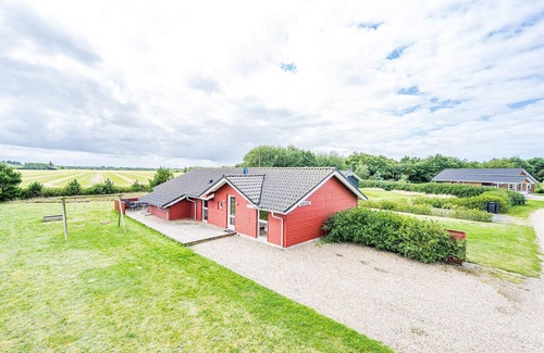 Skaven Strand House | 8 person holiday home in Tarm