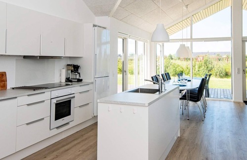 Skaven Strand House | 8 person holiday home in Tarm