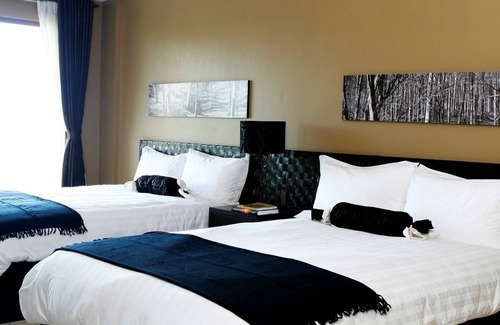 Canlubang Hotel | 8 Suites By Fat Jimmy's