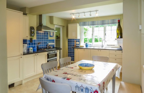 Thorpeness Cottage | 8 The Whinlands - sleeps 8 guests in 4 bedrooms