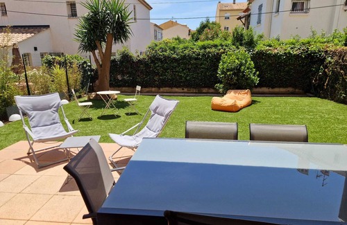 La Valette-du-Var Apartment | 80 m2 garden apartment in quiet residence close to the coast.