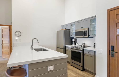 Olympic Valley Condo | 801 | Modern 2BD - King + Bunks, Pool & Sauna