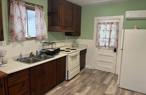 Coalfield House | 803 historic home in Windrock ￼