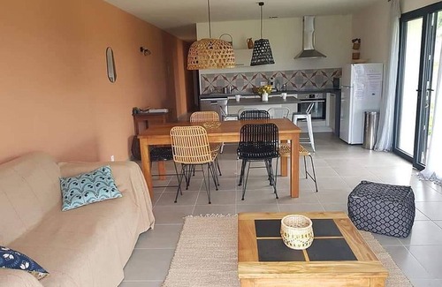 Montagnac House | 80m2 gîte with swimming pool in a peaceful natural setting between vineyards and garrigue (2)