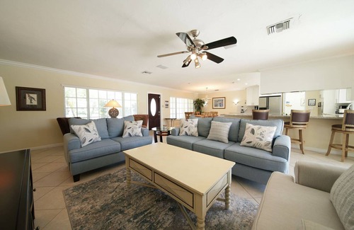 Boca Harbour House | 816 4 Bedroom 3 Bathroom Great Location Great Home