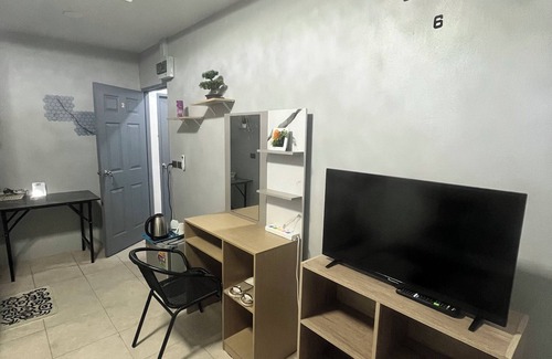 Kathu Apartment | 84 Bar & Guesthouse Room-2