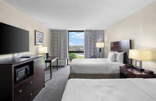 Villages of Palm Beach Lakes Hotel | 88 Palms Hotel & Event Center