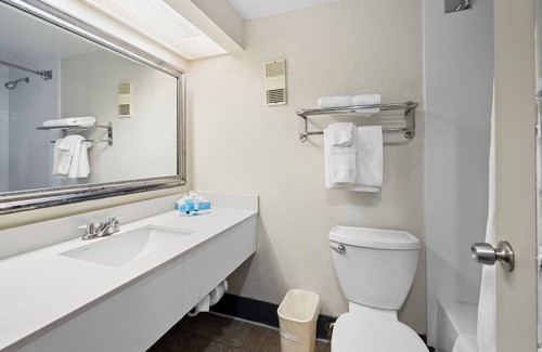 Villages of Palm Beach Lakes Hotel | 88 Palms Hotel & Event Center