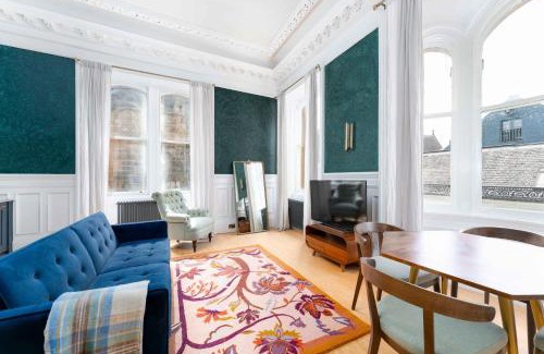 Leith Apartment | 89 The Merchants- Chic Aparthotel by The House of Danu