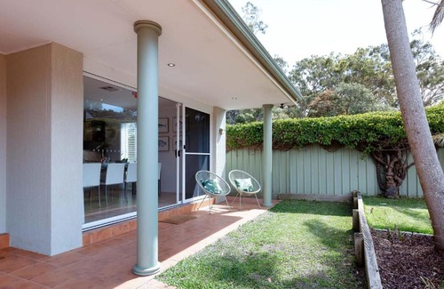 Salamander Bay House | 8a Foreshore Drive Ducted Air and Boat Parking
