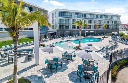 Melbourne Beach House | 8B/7BAMelbourneBDock&Beach✦Sleeps 19✦PoolHeat✦BBQ