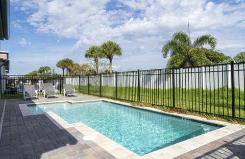 Melbourne Beach House | 8B/7BAMelbourneBDock&Beach✦Sleeps 19✦PoolHeat✦BBQ
