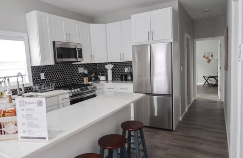 Irvington House | 8BR 4BA Home Near NYC -Sleeps 16