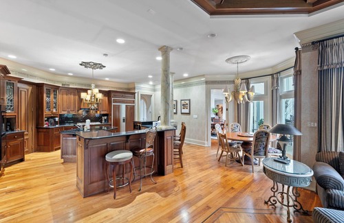 Frankfort House | 8BR 8BA Luxury Home, Olympic Sized Pool, 5 Mins to Buffalo Trace