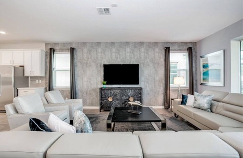 Indian Ridge Villa | 9 Bed 6 Bath Pool Resort Themed Decor