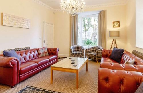 Buxton House | 9 Bed in Buxton 57932