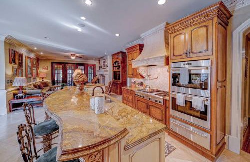 Marietta House | 9-Bedroom Atlanta Mansion for Rentals and Events