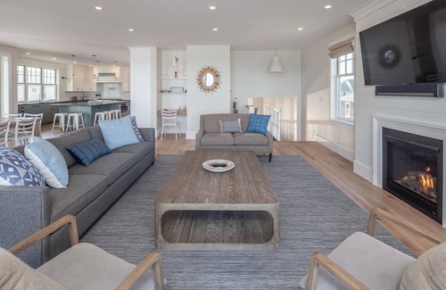 Ogunquit - Wells House | 9 Bedroom Ocean Front House, Private Moody Beach
