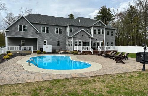 Saratoga Springs House | 9 Bedroom Saratoga Home With In-Ground Heated Pool, HotTub, Firepit, Gourmet Kitchen, Private Office Space On 10 Acres