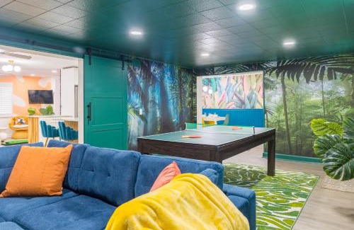 Carter Norwood House | 9 Beds Beach Gameroom Cowboy Pool Mini Golf