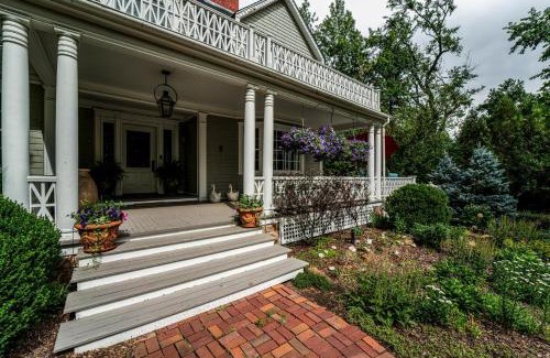 Broadmoor House | 9 Broadmoor Ave