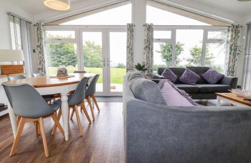 Dobwalls House | 9 Horizon View