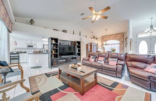 Deep Creek House | 9 Mi to Beach: Punta Gorda Home w/Screened Lanai