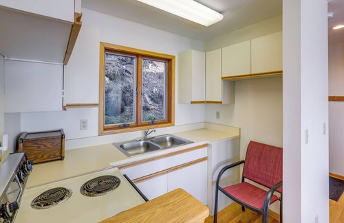 Juneau House | 9 Mi to Mendenhall Glacier: Waterfront Juneau Home