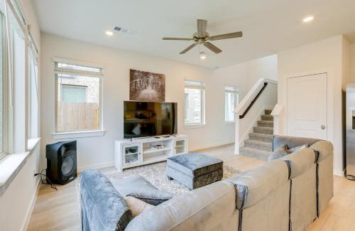 Hockley House | 9 Mi to Oil Ranch Family-Friendly Home with Yard