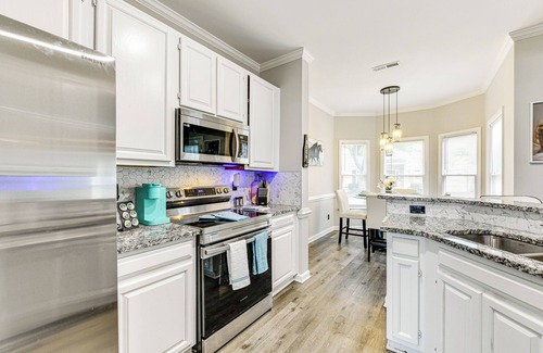 Paw Creek House | 9 Mi to Uptown: Abode w/Hot Tub in Charlotte!
