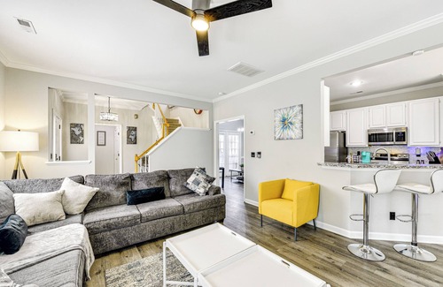 Paw Creek House | 9 Mi to Uptown: Abode w/Hot Tub in Charlotte!