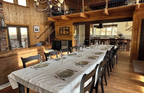 Tehachapi House | 90 Acre Luxury Ranch Sleeps 10 - Pool Jacuzzi Pickleball Court - Horse Corrals