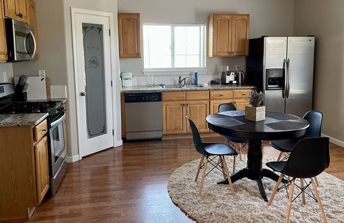 Napa Apartment | 900 sq foot in law apartment with garage parking private back patio overlooking