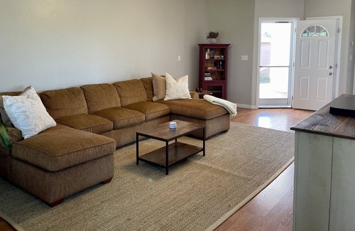 Napa Apartment | 900 sq foot in law apartment with garage parking private back patio overlooking