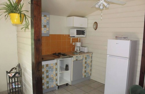 Sainte-Rose House | 900m from the beach, the Bagatelle gites * 2/4 pers, swimming pool and SPA