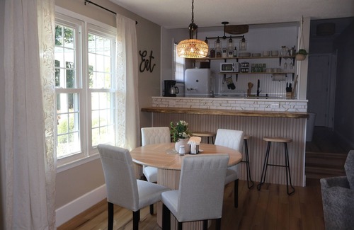 Lexington House | 97 Junction House, Cozy duplex with fenced yard & easy I-71 access! Sleeps 8