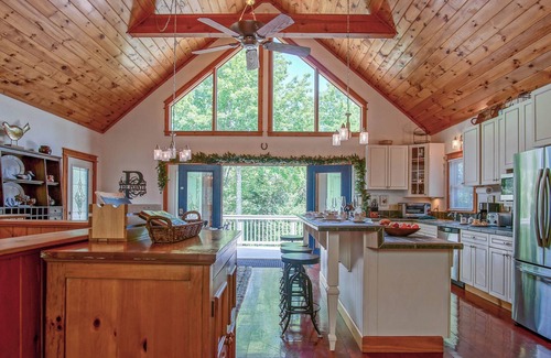 Snowshoe House | 973 Hunters Ridge Sprawling 4 Br Home Minutes from Snowshoe Mtn