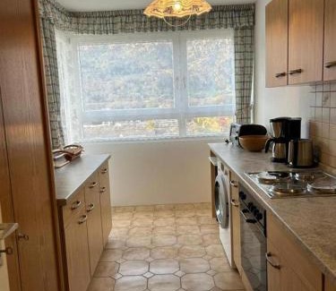 Bad Reichenhall Apartment | 98, Bergblick, 2 Schlafzimmer, Dusche , WC, Küche, Wohnzimmer