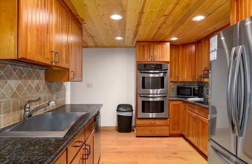 Steamboat Springs Cabin | 9BD/10.5 BA -Sleeps 20- Sky Valley Ranch - Great for Groups - Pets Welcome!