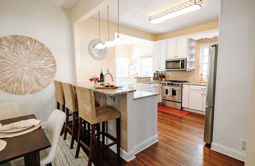 Atlantic City House | 9BR Luxury Ocean-Block, Sleeps 25, Jacuzzi Hot Tub for 6! EV Charger!