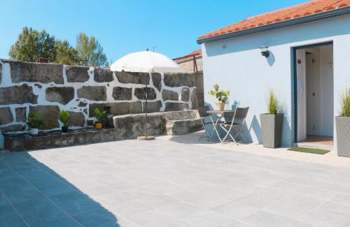 Ramalde House | 9min Metro to Downtown - couples&kids - free parking