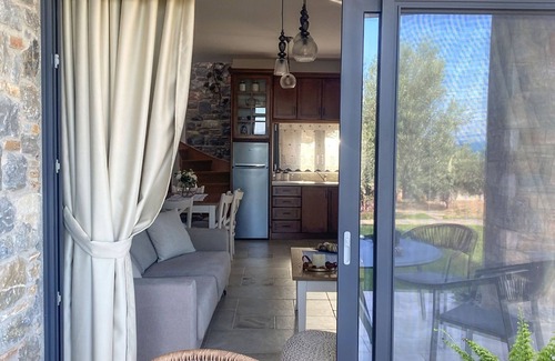 Pella Region Villa | Aélia Stone House Erató