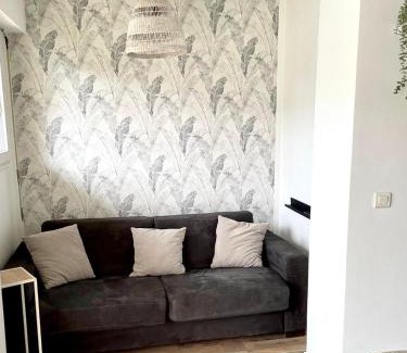 Rueil-Malmaison Apartment | A 10min de Paris La Défense et Roland garros appartement tout confort avec parking et climatisation