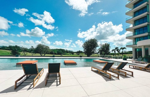 Maho Apartment | A-1303 Wonderful 2 bedroom apartment right in front of Mullet Bay Beach