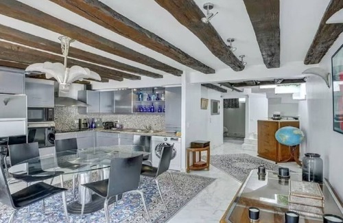Les Halles Apartment | A 135m2 RARE SUPER LUXURY GEM NEAR LOUVRE - PRIVATE TERRACE 35m2