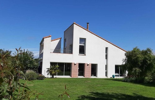Les Moutiers-en-Retz House | A 200m de la Plage, Jolie Maison D'architecte Avec 4 Chambres sur Jardin Arboré